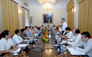 Конференция руководства партийных организаций МИД СРВ по выполнению Резолюции...